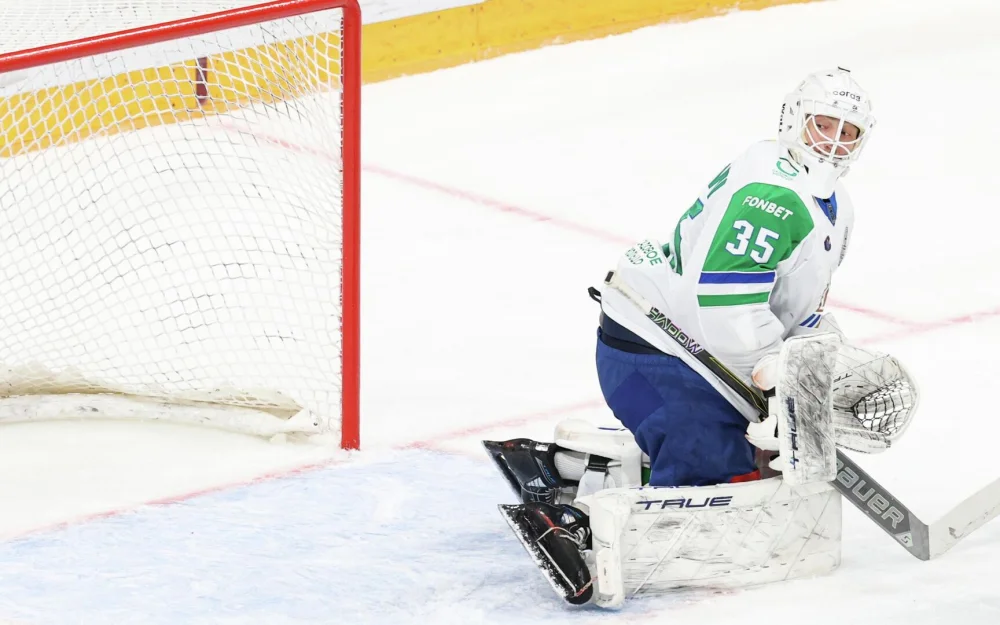 Шатаут Вязового помог Салавату Юлаеву одержать пятую победу подряд в КХЛ