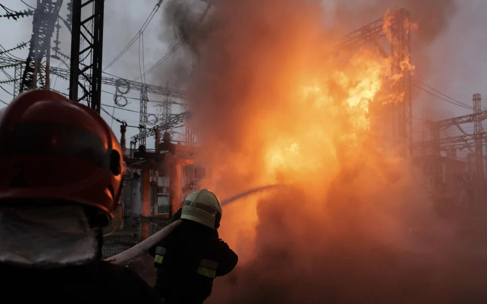 Во всех украинских регионах ввели графики отключений света