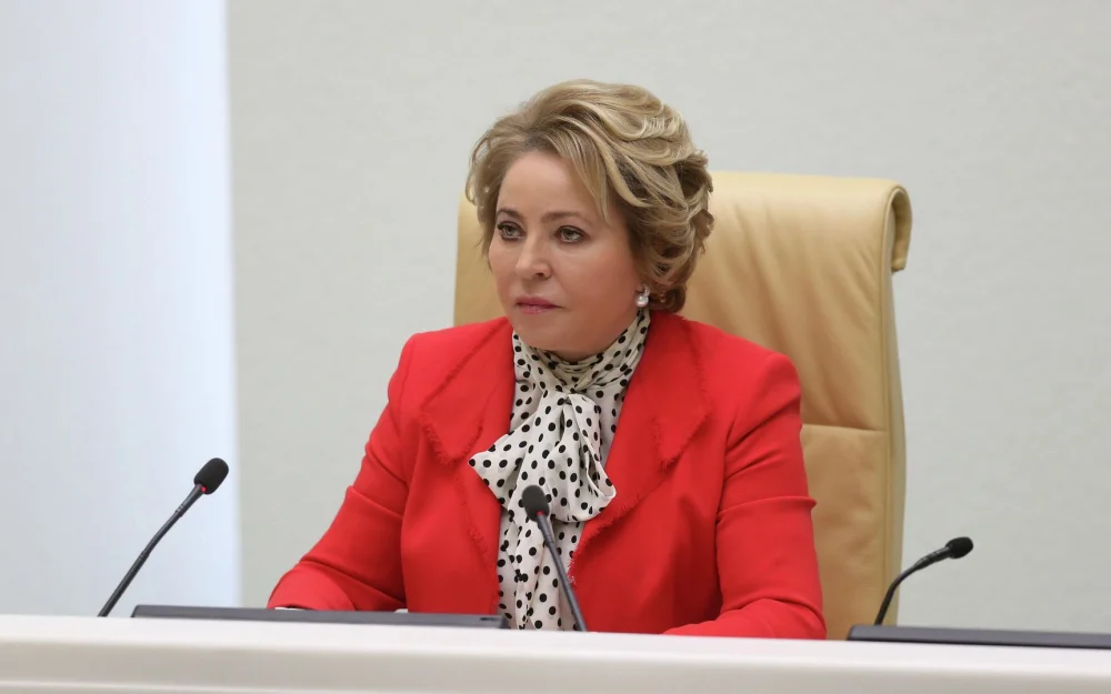 Матвиенко предложила обязать неработающих платить за ОМС