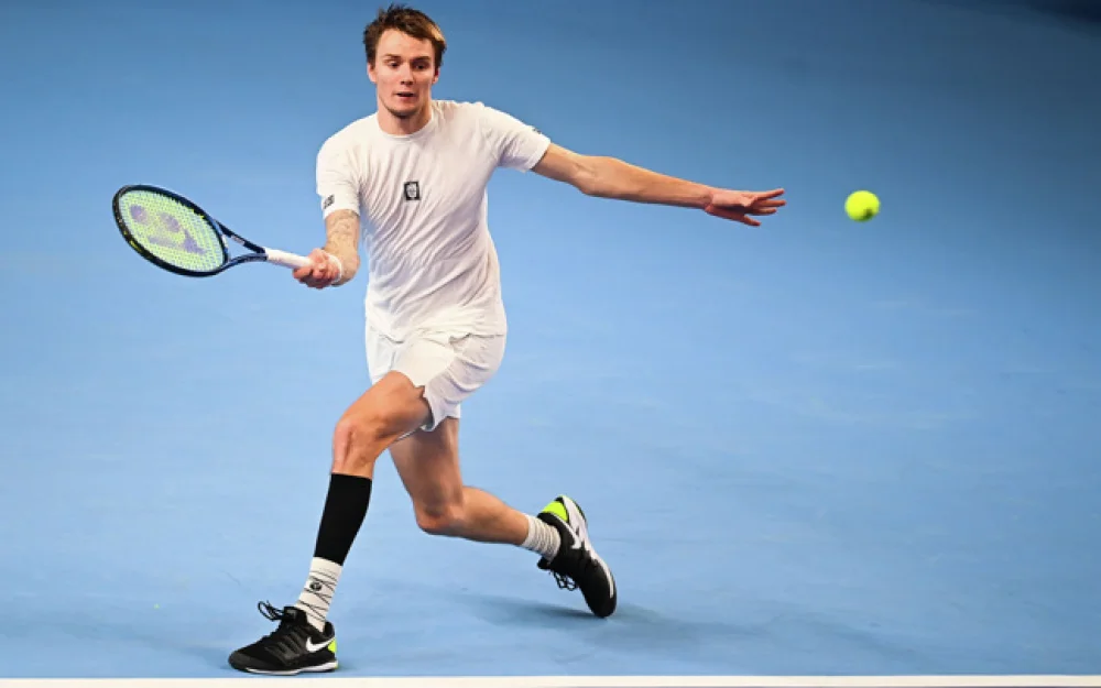 Теннисист Бублик впервые вышел в полуфинал Мастерса, обыграв де Минуара