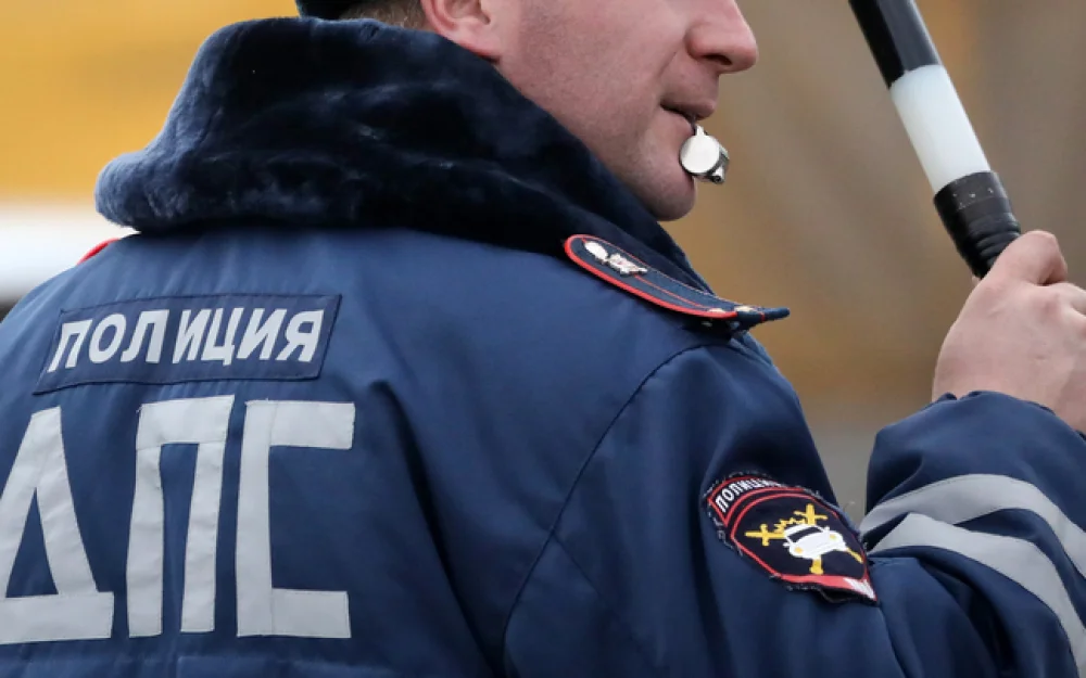 В Санкт-Петербурге женщина на арендованной машине сбила инспектора ДПС