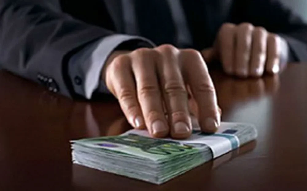 В Приморье перед судом предстанет местный житель за дачу взятки таможенникам