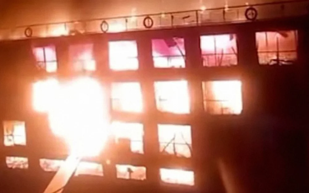 Корабль с 220 пассажирами сгорел в первый же день круиза по Нилу