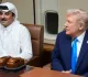 Трамп встречается с эмиром Катара на борту своего самолета