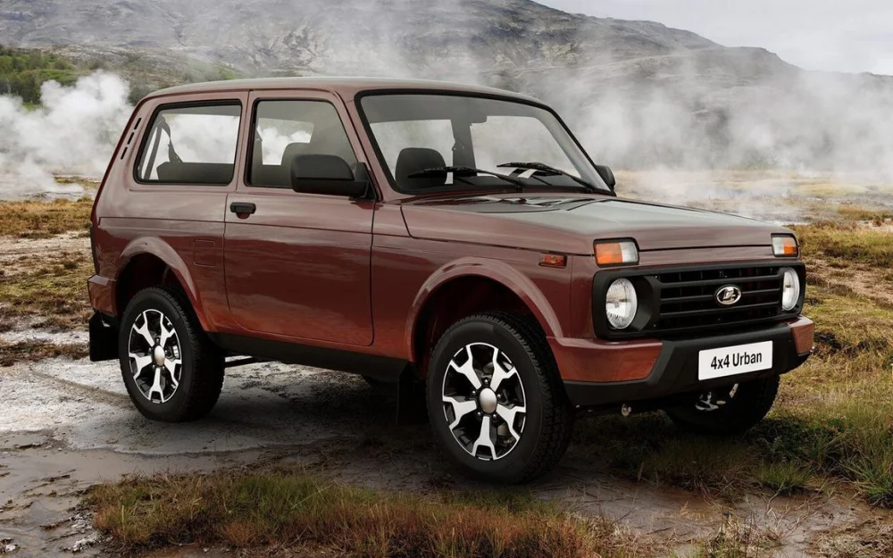 Курс на снижение: как подешевели подержанные иномарки в России в октябре