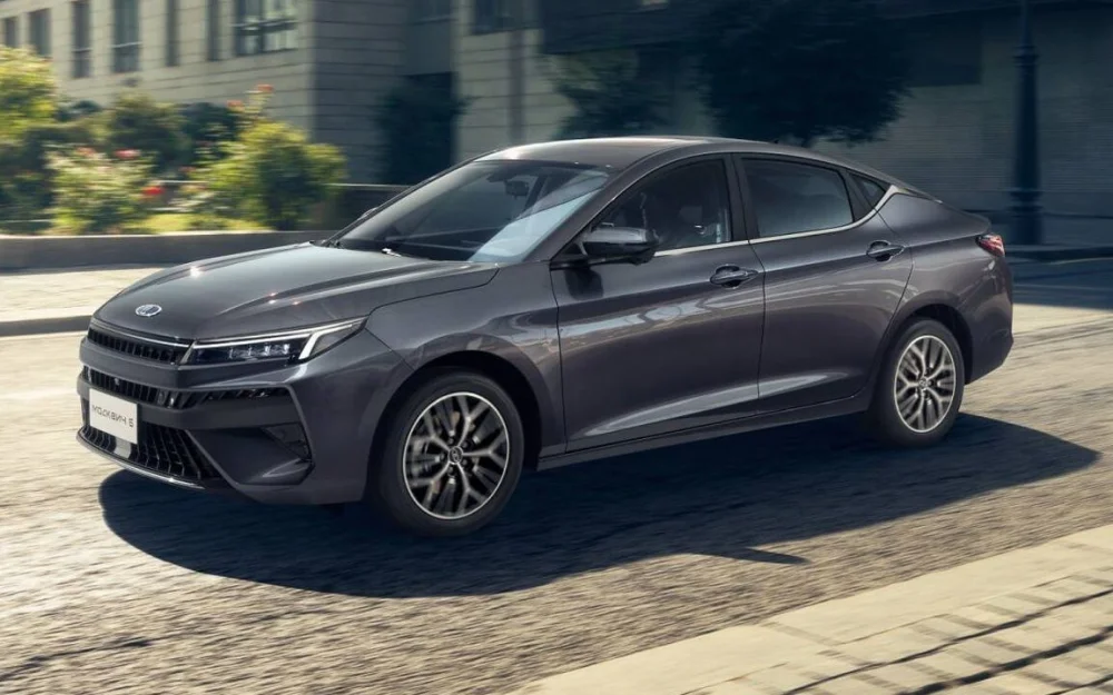 «Москвич» объявил цены и комплектации седана «Москвич 6» 2026 модельного года. Сколько он стоит