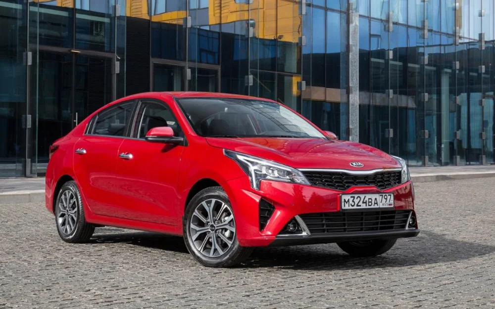 Названы самые продаваемые легковые автомобили с пробегом в России. Список из 10 моделей