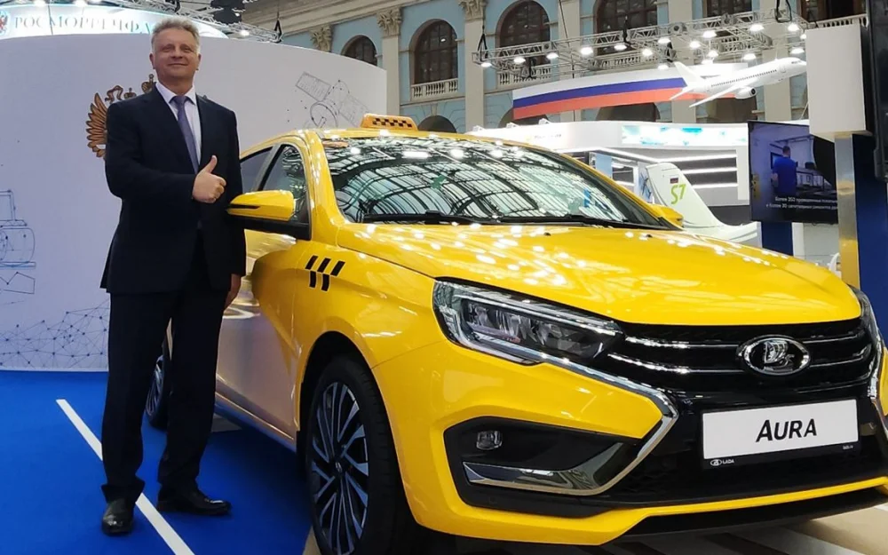 Дешевле «китайцев»: АвтоВАЗ представил свою версию такси на базе флагманского седана Lada Aura