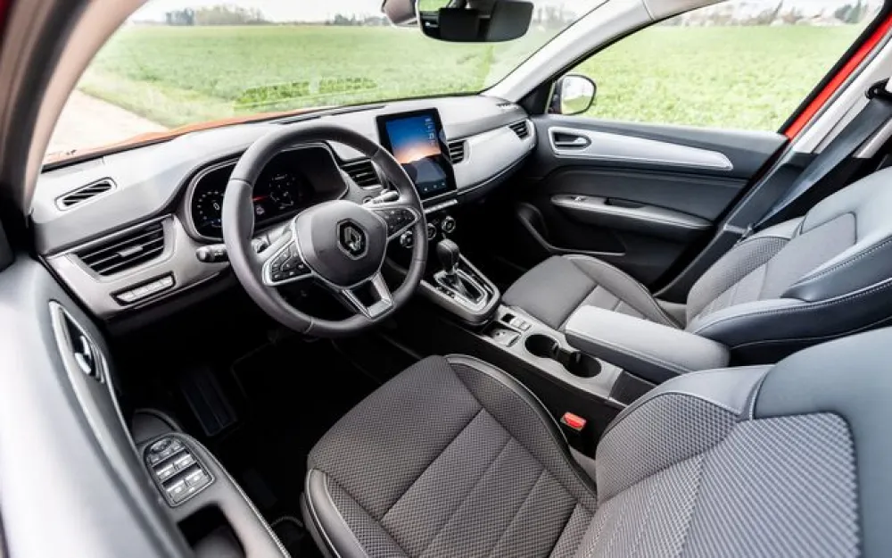 Интерьер Renault Arkana для Европы