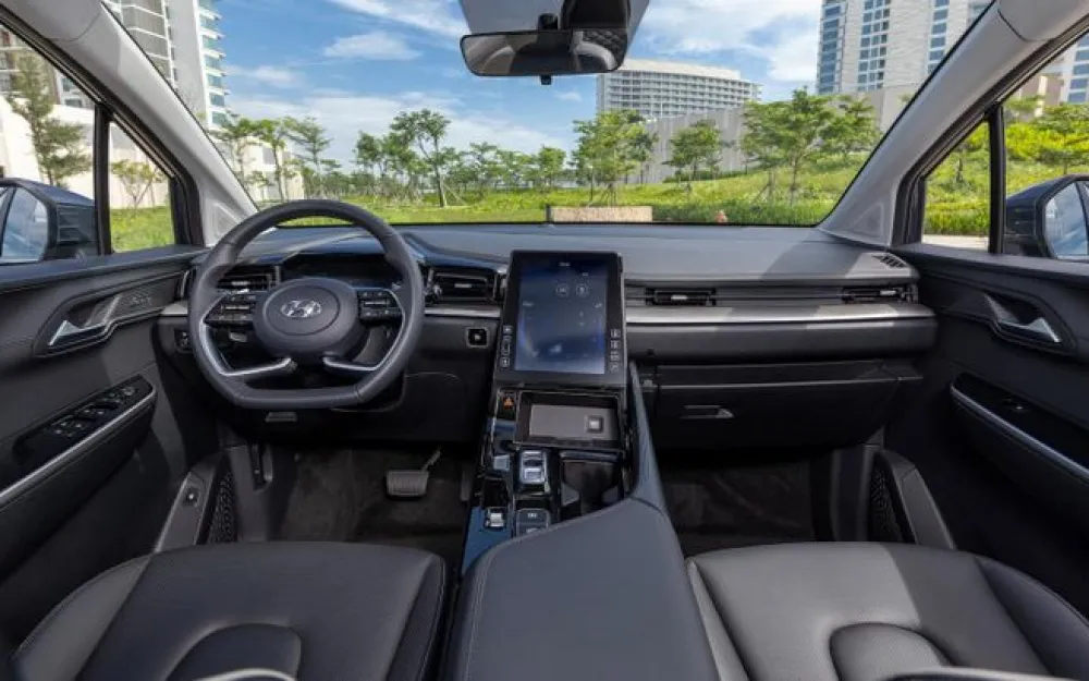 Интерьер Hyundai Custin