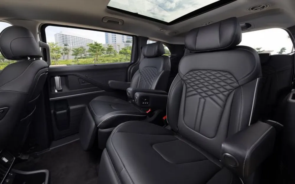 В России появился практичный семиместный Hyundai, который стоит дешевле «китайцев»