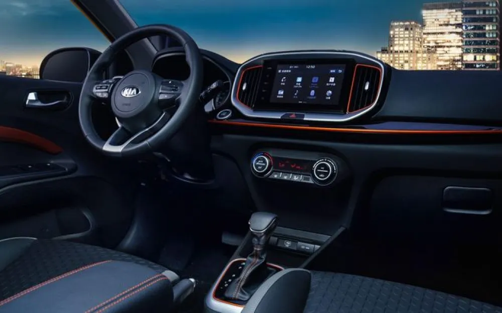 Интерьер Kia KX1