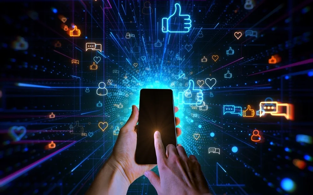 «Единая Россия» предлагает увеличить штрафы за рекламу в запрещенных соцсетях