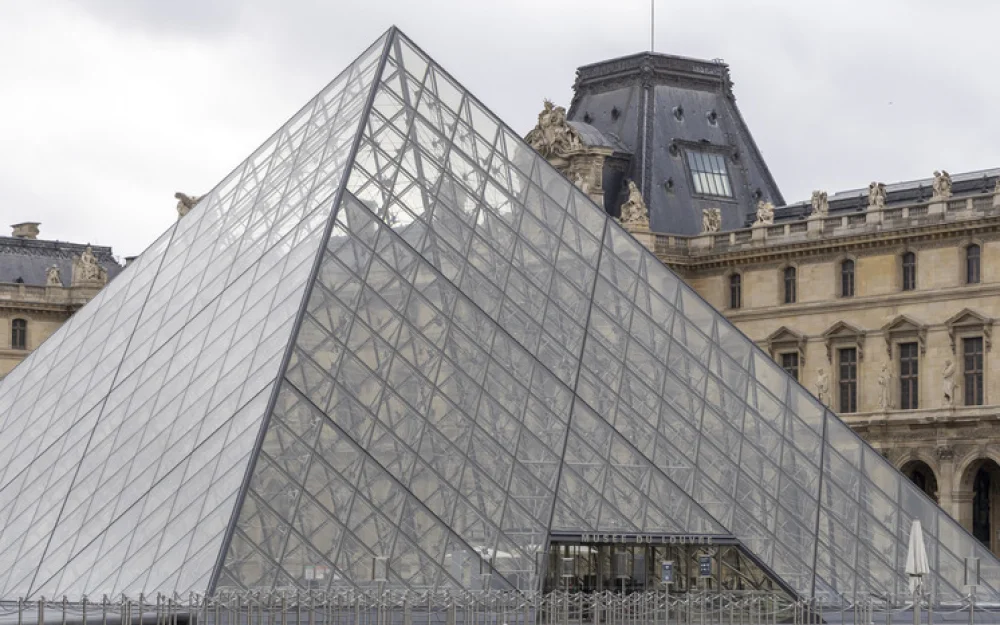 Участников ограбления Лувра за 7 минут власти назвали «любителями»