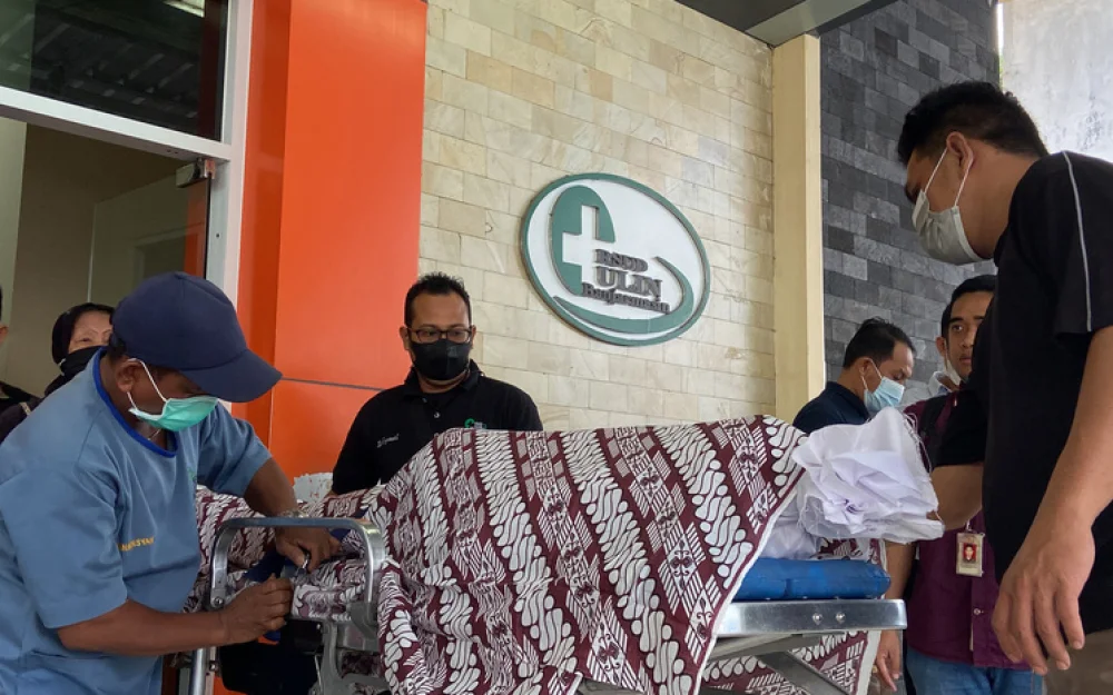 Личинки и стекло в еде: в азиатской стране растет негодование качеством школьного питания