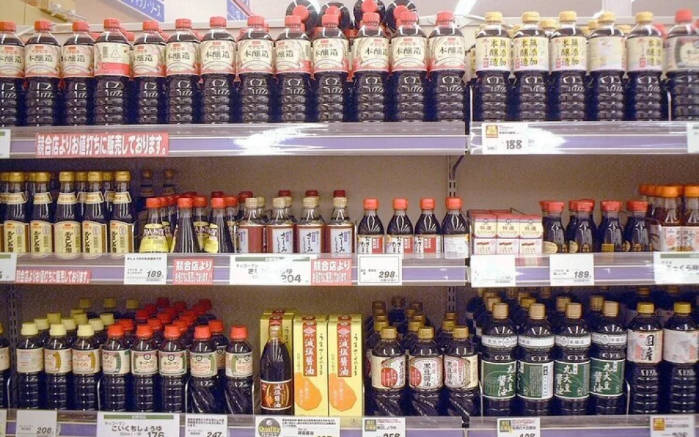 Чем опасна японская приправа: соевый соус слишком богат женскими гормонами