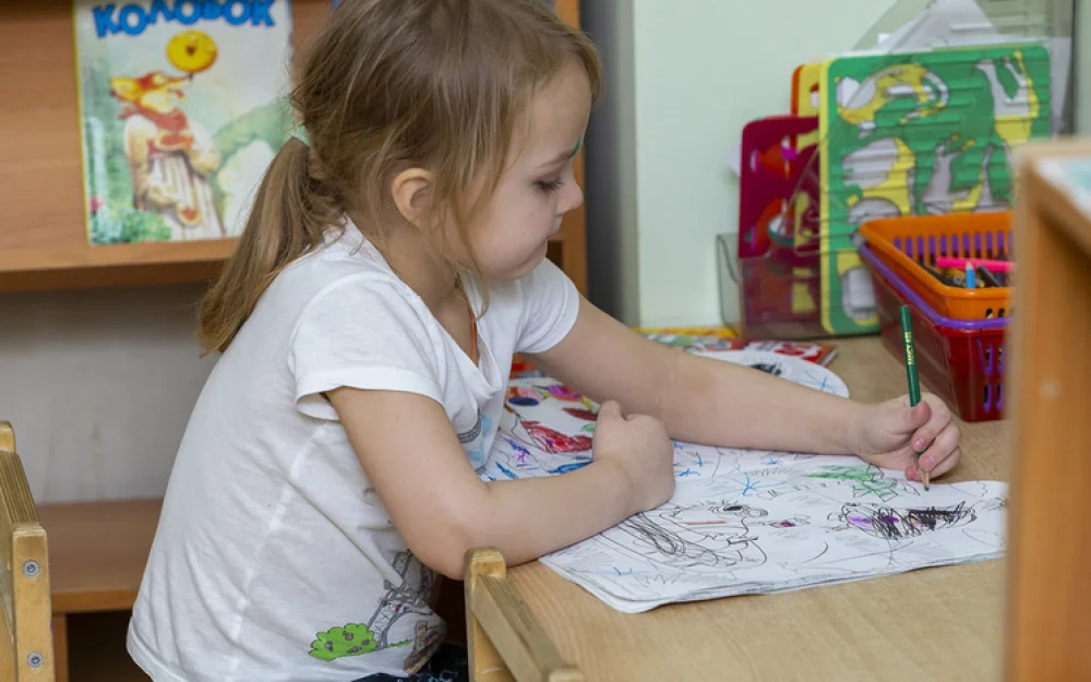 Пока все дома: как развлечь ребенка и дать отдохнуть родителям