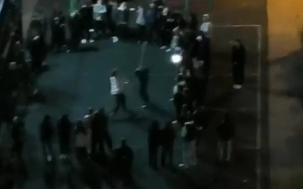 «Подожгла мальчика, подралась с завучем, сломала школьнице нос»: что творит 16-летняя девочка из Краснодара