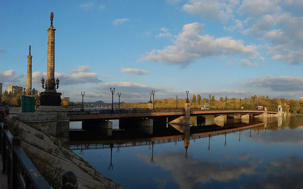 Первый федеральный театр выступил в Донецке: Конфетки вам. Извините, что мало