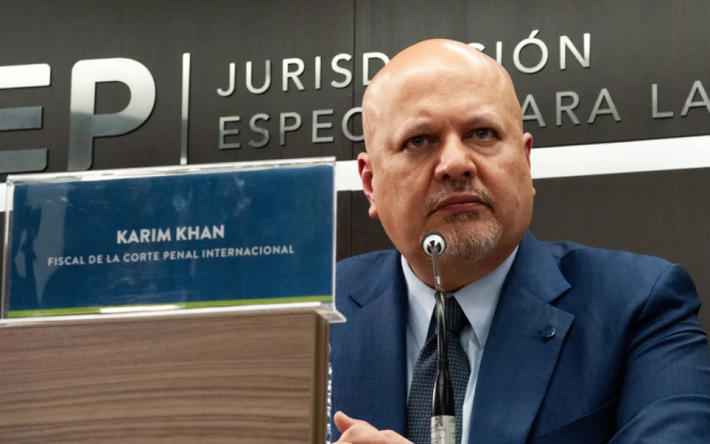 Сексуальный скандал с прокурором  международного уголовного суда оброс шпионскими деталями