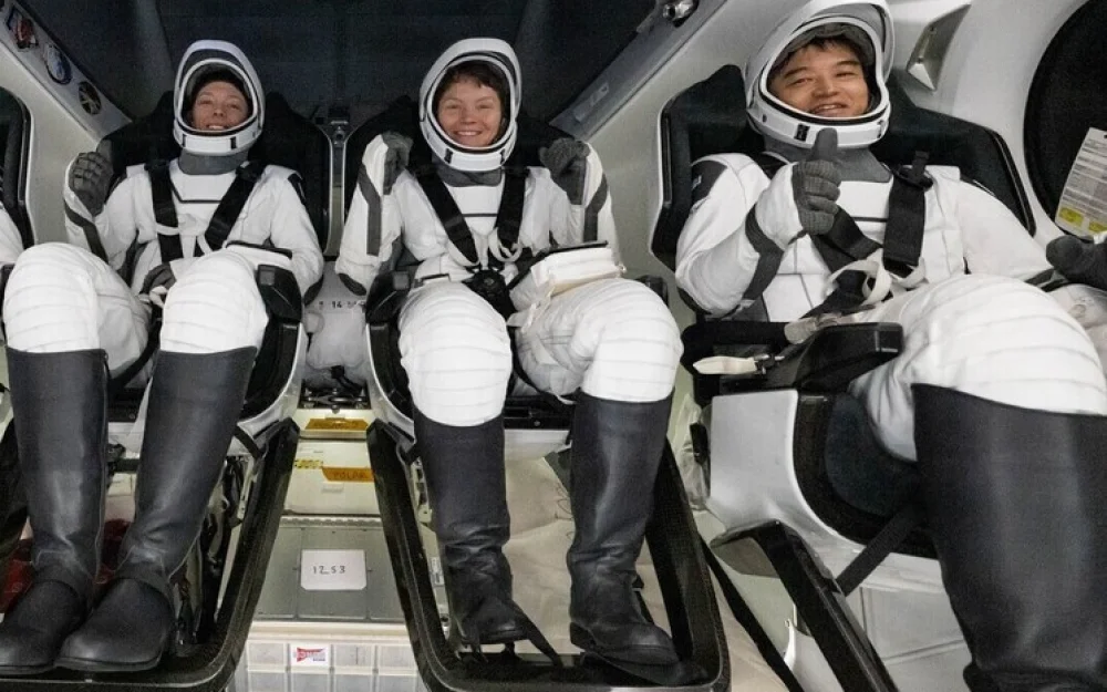 Еще три астронавта застряли в космосе из-за повреждения их корабля