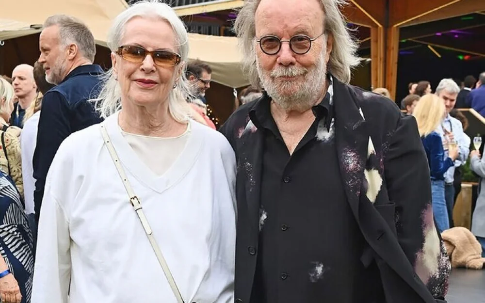 Анни-Фридд Лингстад, «черненькая» из АВВА, отметила 80-летие на арене в Лондоне