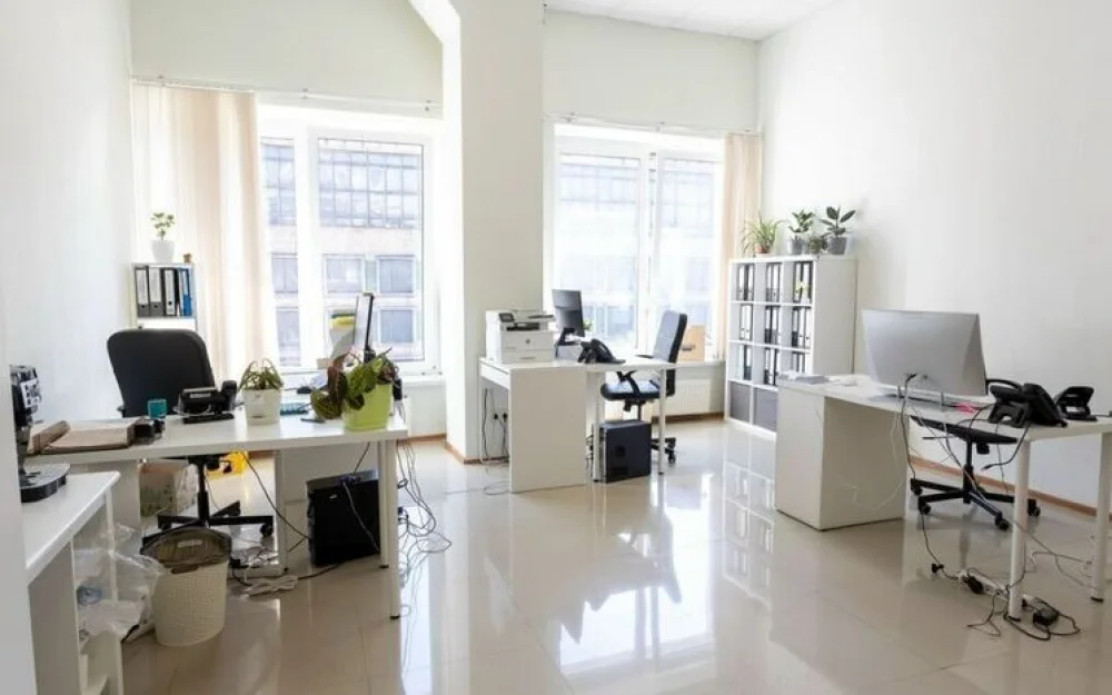 Владельцы компаний покидают дешевые офисы, но переезжать в дорогие не спешат