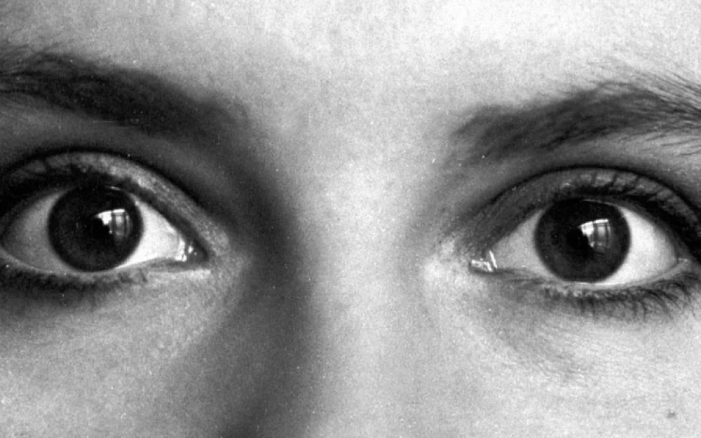 Музыкальный ритм бессознательно синхронизировался с морганием глаз