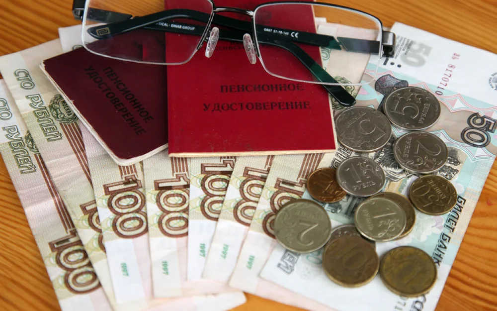 Самозанятые могут получать страховую пенсию, если будут платить в соцфонд 60 тысяч рублей