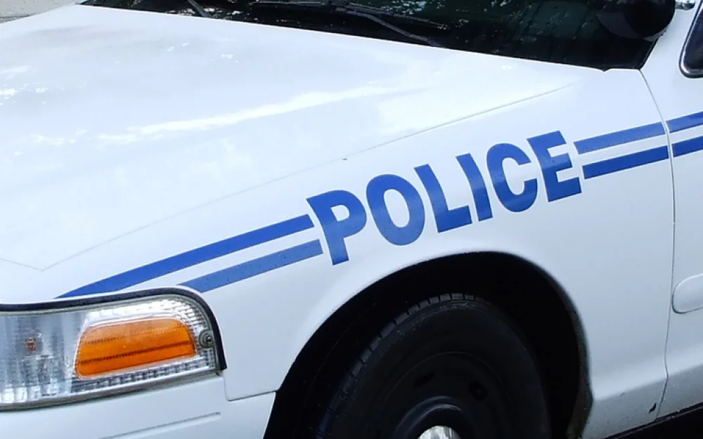 Агрессивный водитель спровоцировал аварию для нападения на пенсионера: порезал и укусил за палец