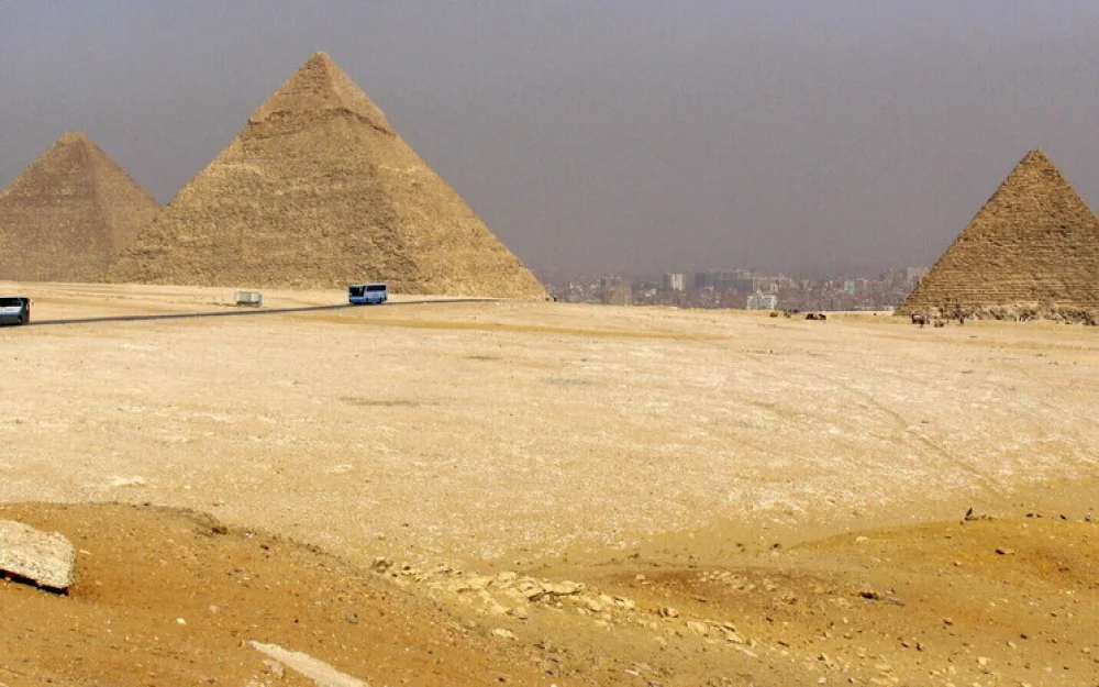 Самый известный египетский археолог рассказал о своей мечте встретить фараона за дверью в  пирамиде Хеопса