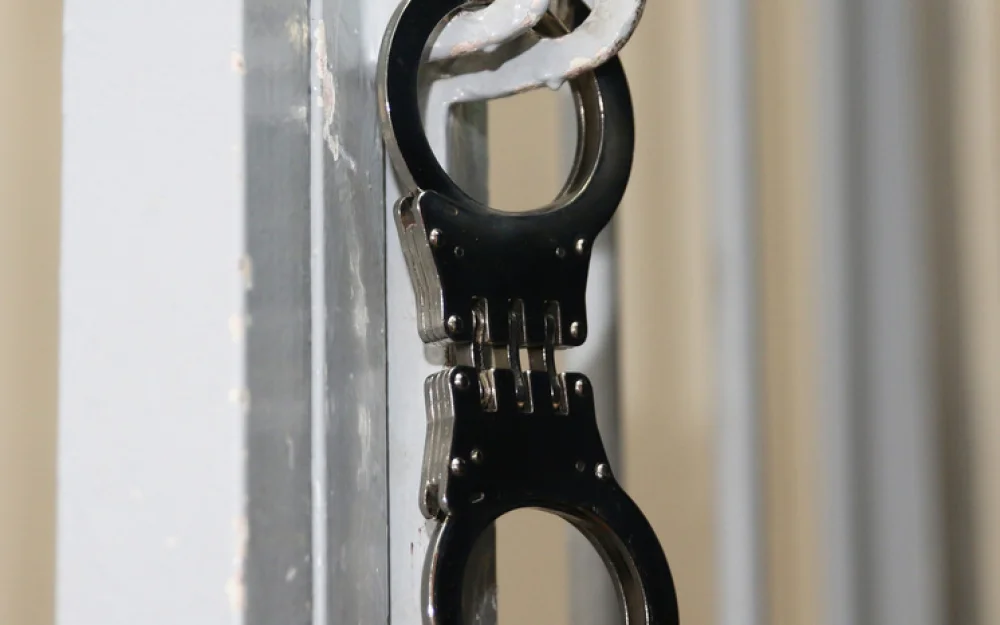 Сексуально эксплуатировавший сотни людей шантажист получил пожизненный срок