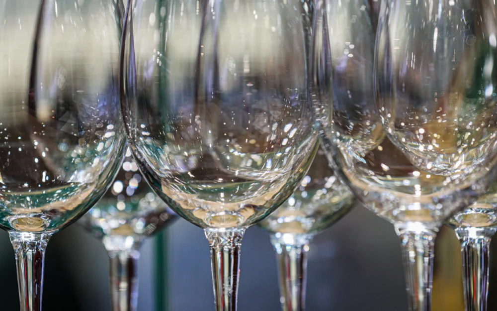 «Молодое и дешевое» французское вино продают в Москве за 1300 рублей