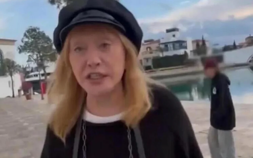 У кайфующей на Кипре Пугачевой обнаружили серьезные проблемы