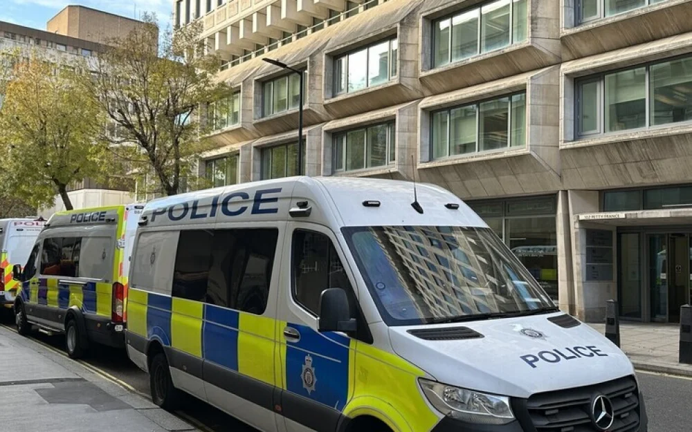 Это теракт: злоумышленник с большим ножом устроил резню в пассажирском поезде