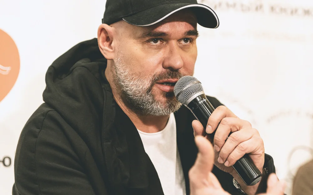 «Я украл его портрет»: Аверин рассказал, с кем разошлись его пути в театре