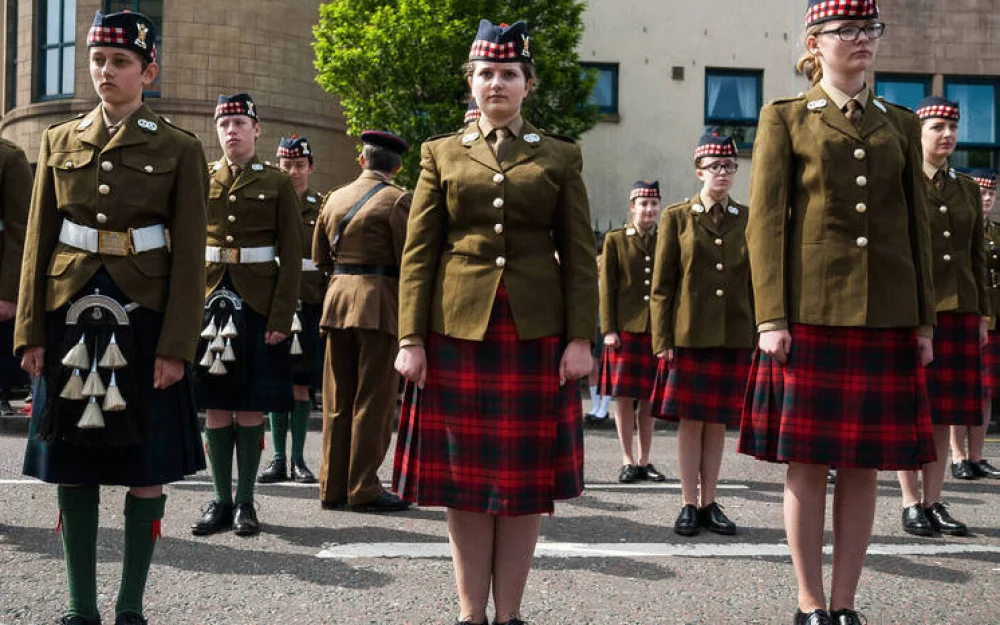 Две трети женщин в армии вражеской страны подверглись сексуальным домогательствам