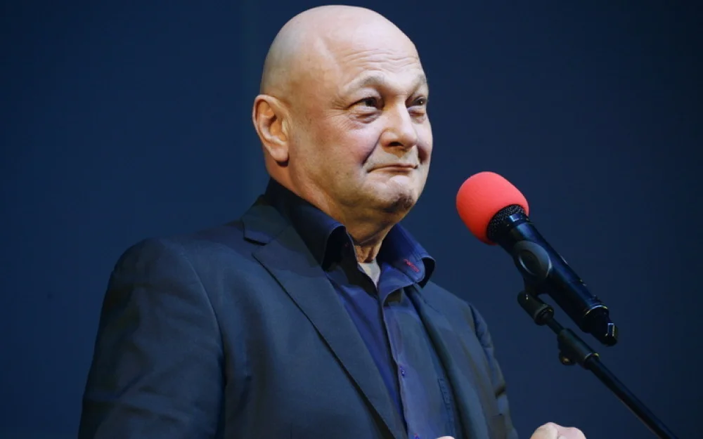 «Для актера роль Петра I очень тяжелая”: режиссер Гинзбург о съемках “Государя”