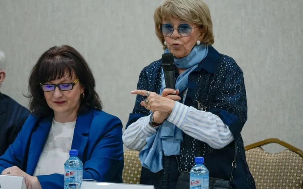 Алла Сурикова  призналась:Моя любимая музыка-музыка в кино