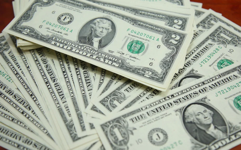 Мошенники похитили у жертвы золото, доллары и дирхамы