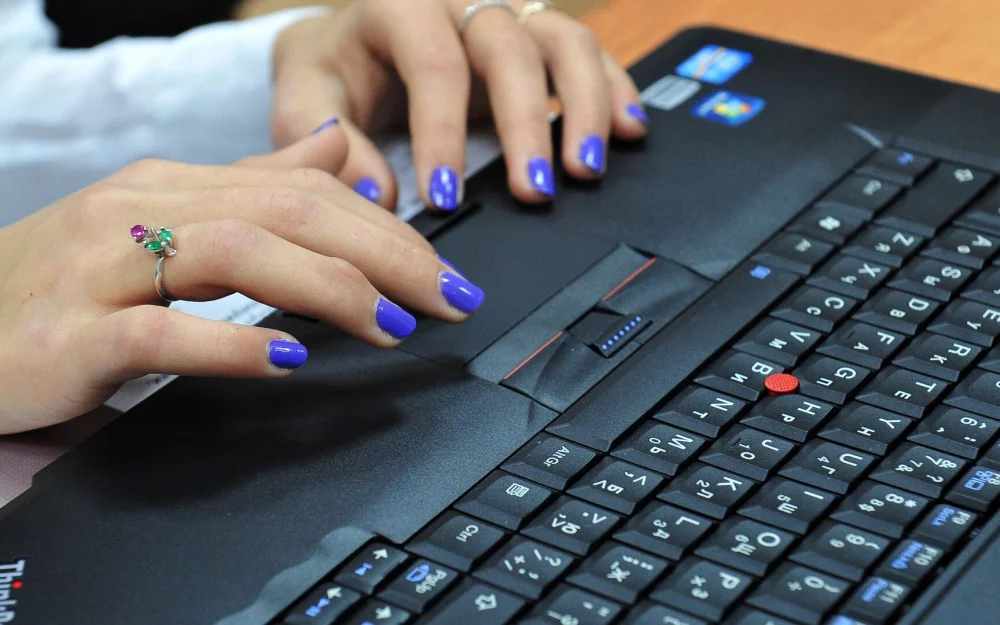 Использовать для входа на сайты иностранную почту законно, пояснили в ГД