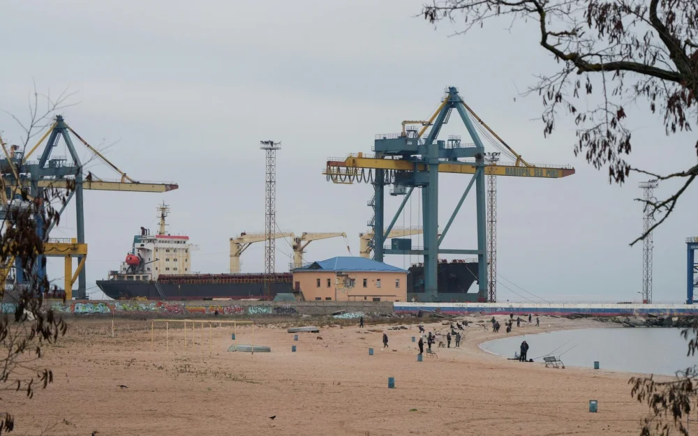 В порту Мариуполя оборудуют пункт пропуска через российскую госграницу