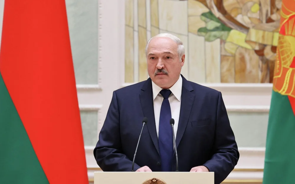 Лукашенко помиловал двух католических священников