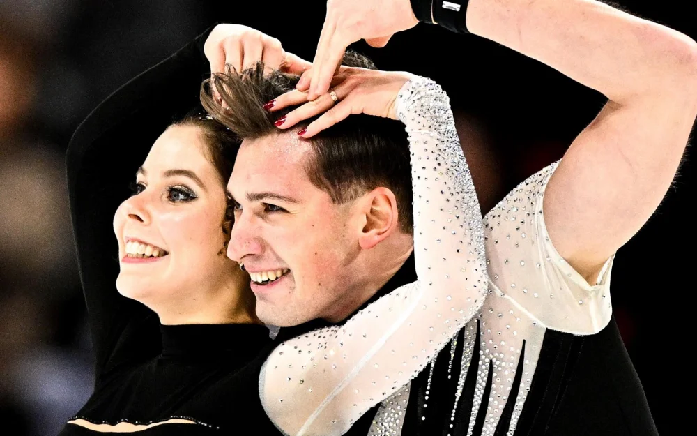 Мишина и Галлямов лидируют после короткой программы на Гран-при России