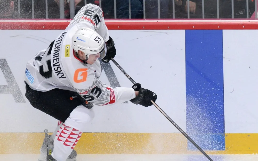 Дубли Пономарева и Котляревского помогли Авангарду обыграть Барыс в КХЛ