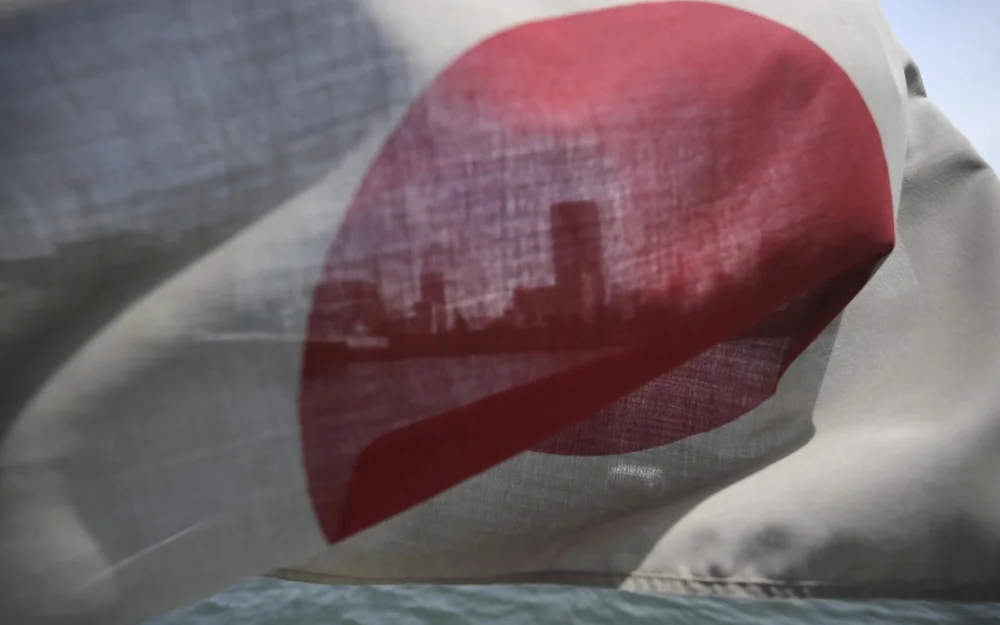 Дрейфовавшее у берегов Японии судно с россиянами доставили в порт