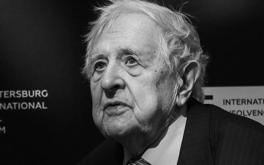 Медведев выразил соболезнования в связи со смертью Георгия Толстого