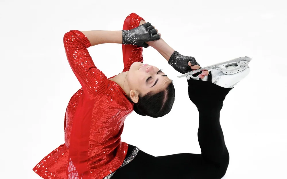 Петросян лидирует после короткой программы на этапе Гран-при в Москве