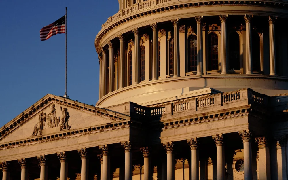 Авиаперевозки в США ждет хаос из-за шатдауна, заявил глава Минтранса