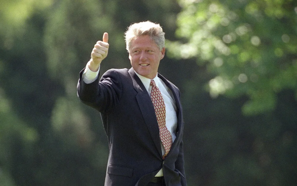 Трамп попросит открыть расследование о связях Клинтона с Эпштейном